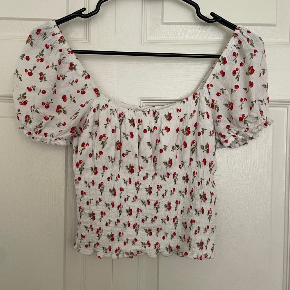 Abercrombie & Fitch White Cherry Print Crop Top
